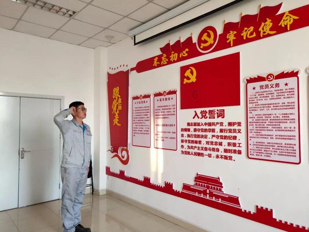 紧闭的闸门